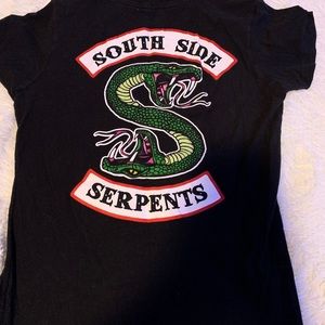 Hot topic Riverdale southside serpent T-shirt